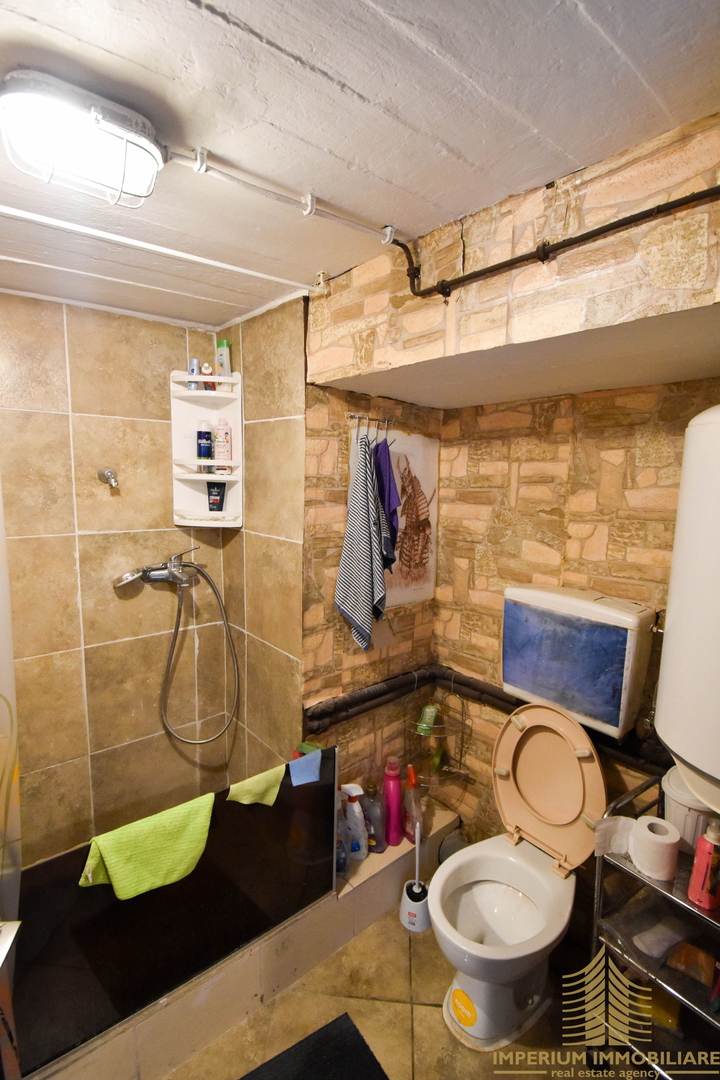 Poslovni prostor, prodaja, Donji grad, Donji grad, 90 m2, kombiniran prostor