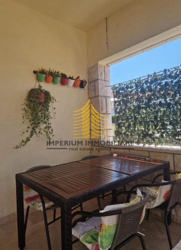 Stan, Prodaja, Postira, 82 m2, 3,5-prostorsko (3P+DB)