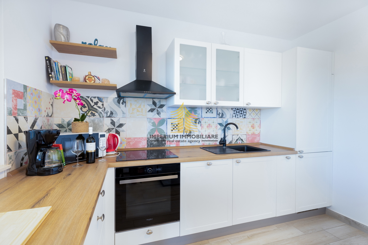 Hiša, Prodaja, Kaštel Lukšić, 113 m2, Samostojna