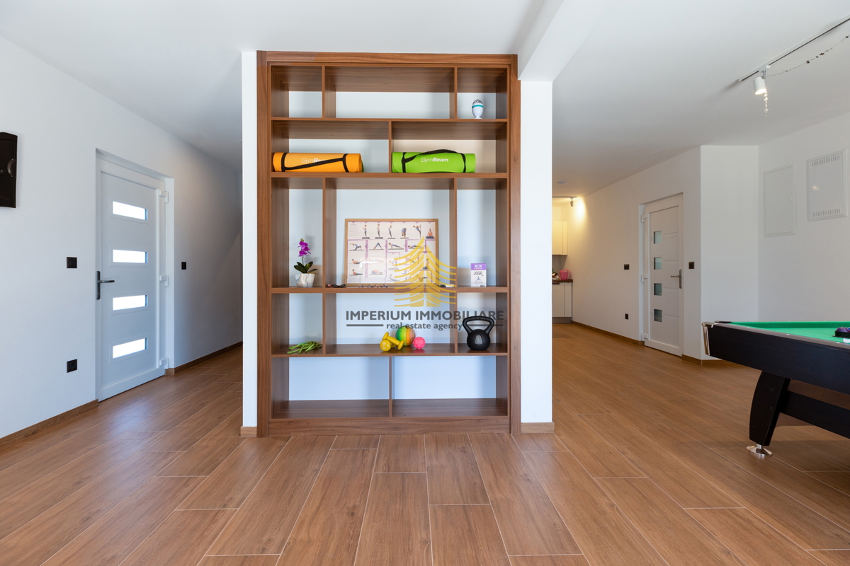 Hiša, Prodaja, Kaštel Lukšić, 113 m2, Samostojna