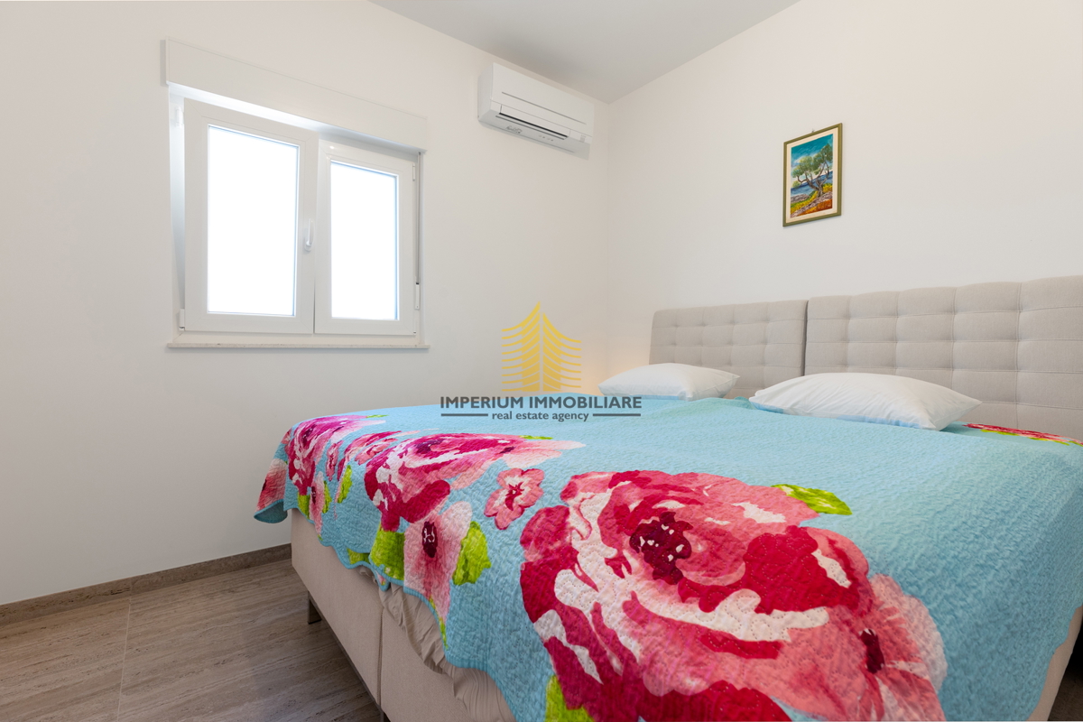 Hiša, Prodaja, Kaštel Lukšić, 113 m2, Samostojna