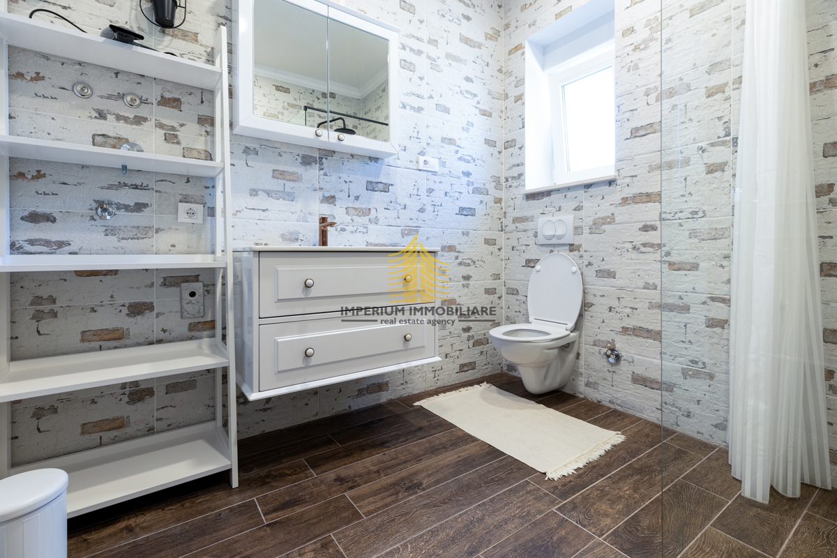 Hiša, Prodaja, Kaštel Lukšić, 113 m2, Samostojna