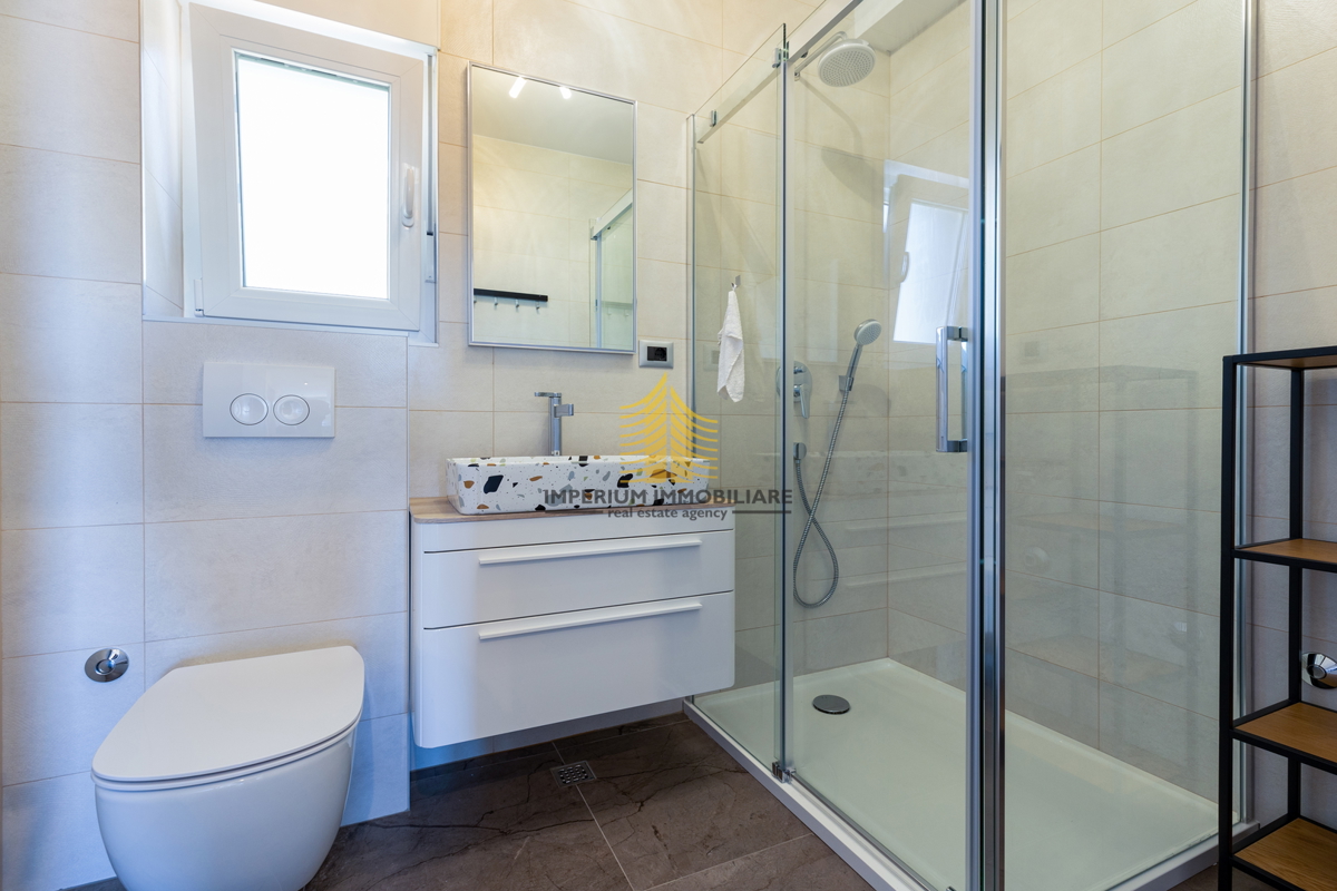 Hiša, Prodaja, Kaštel Lukšić, 113 m2, Samostojna