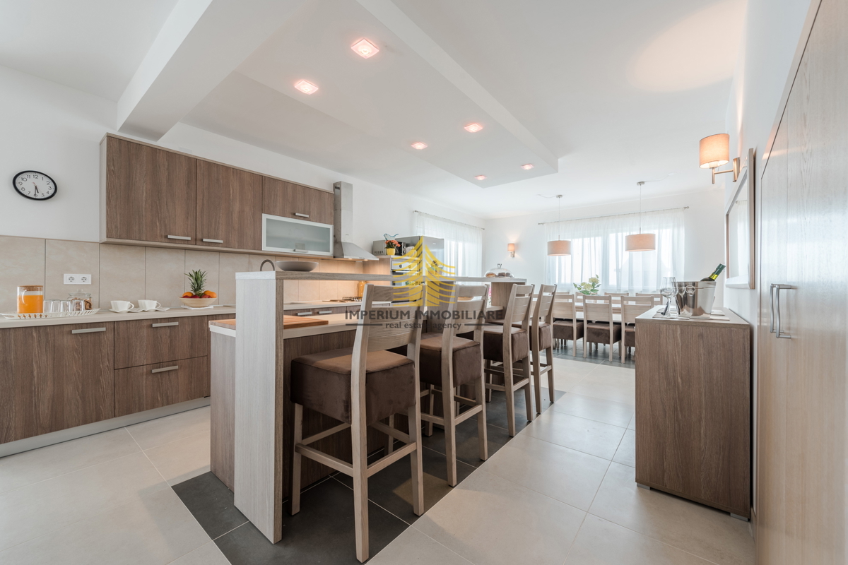 Hiša, Prodaja, Sukošan, Debeljak, 188 m2, Vila