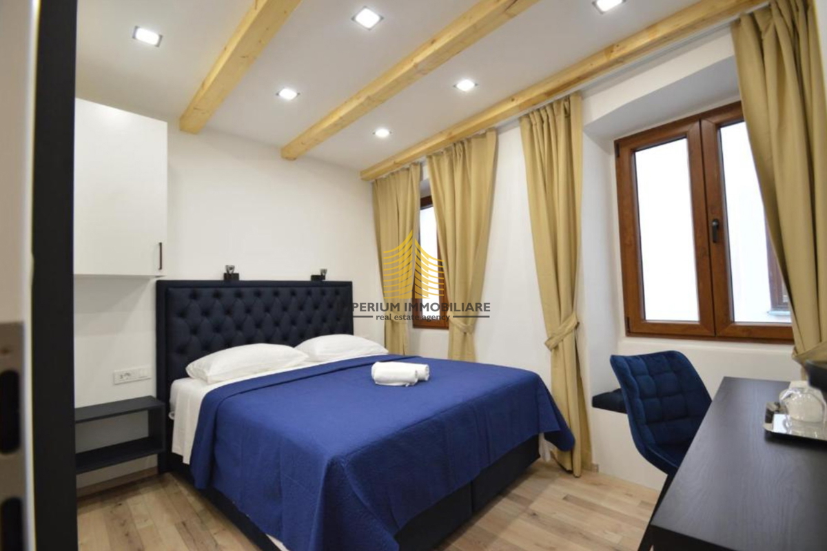 Hiša, Prodaja, Zadar, Polotok (center), 68 m2, V nizu