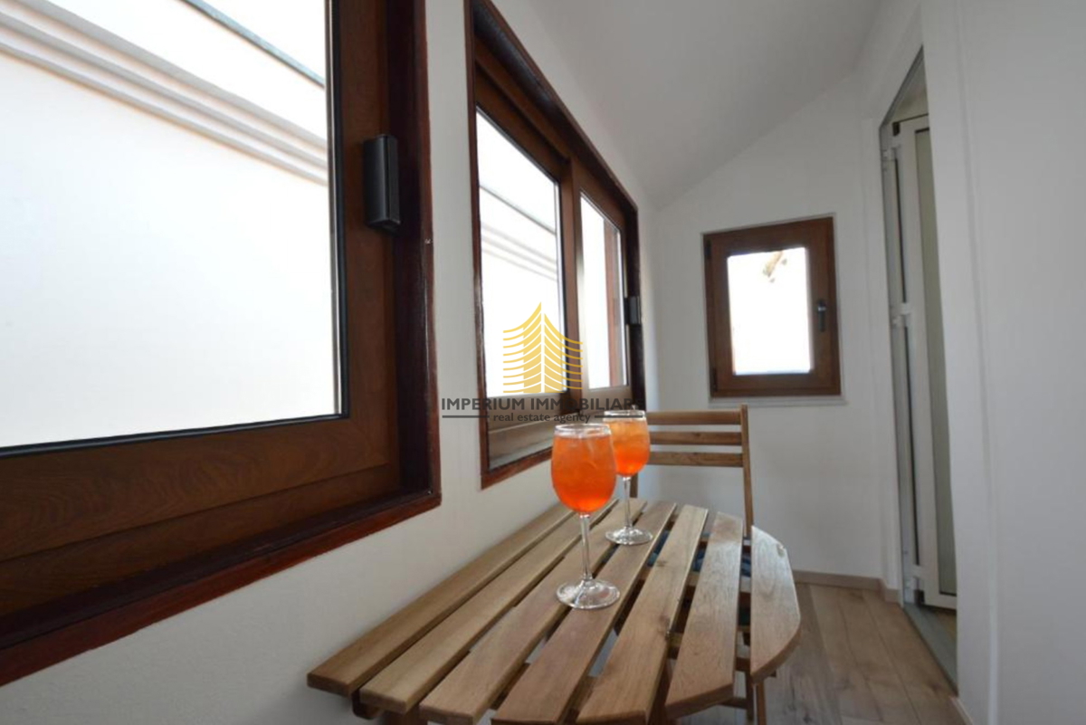 Hiša, Prodaja, Zadar, Polotok (center), 68 m2, V nizu