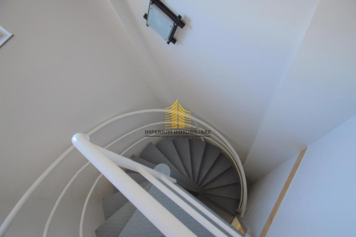 Hiša, Prodaja, Zadar, Polotok (center), 68 m2, V nizu