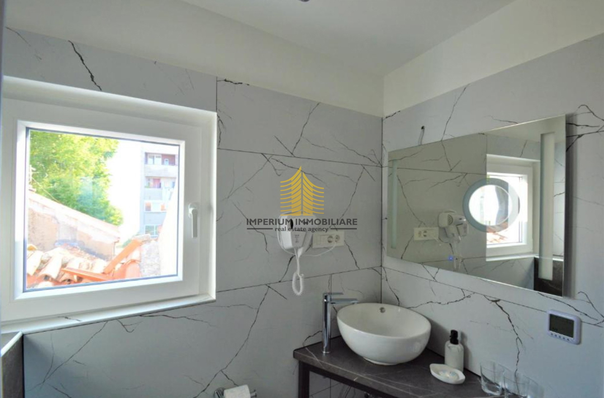 Hiša, Prodaja, Zadar, Polotok (center), 68 m2, V nizu