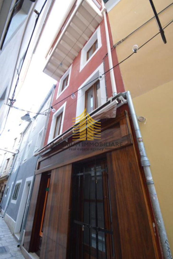 Hiša, Prodaja, Zadar, Polotok (center), 68 m2, V nizu