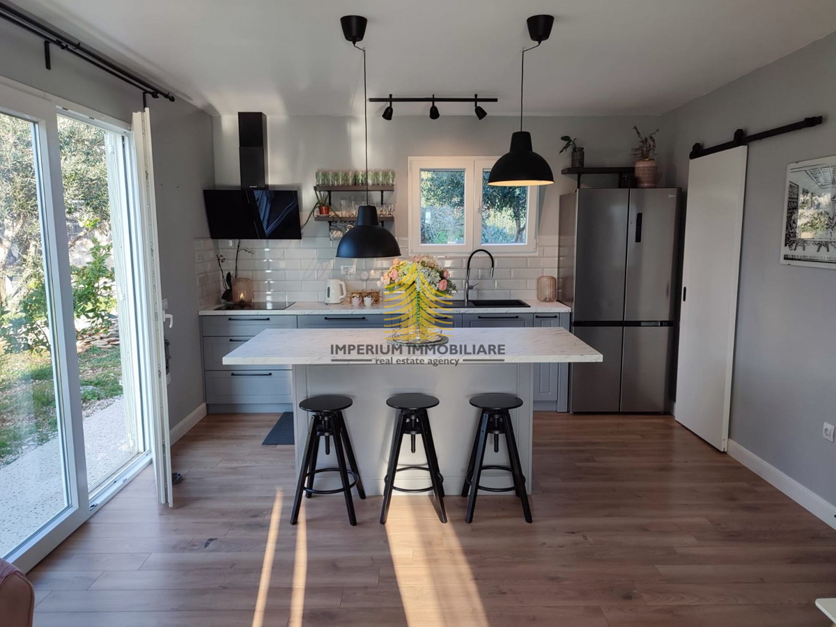 Hiša, Prodaja, Kaštel Novi, 146 m2, Samostojna