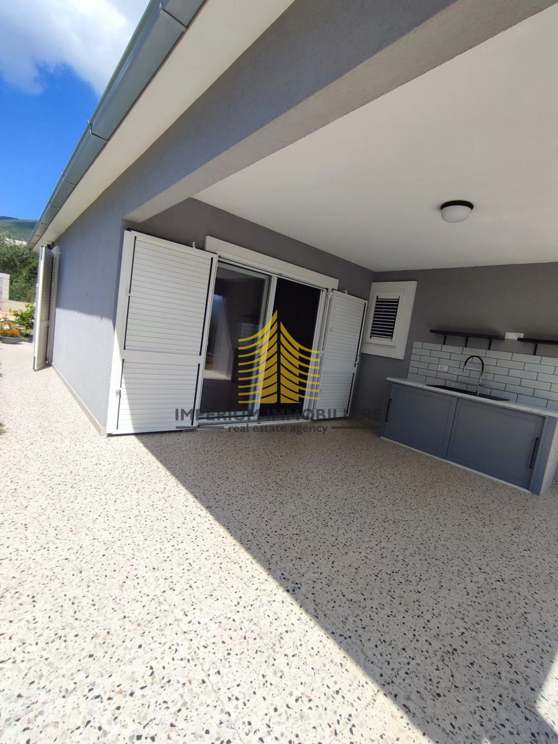 Hiša, Prodaja, Kaštel Novi, 146 m2, Samostojna