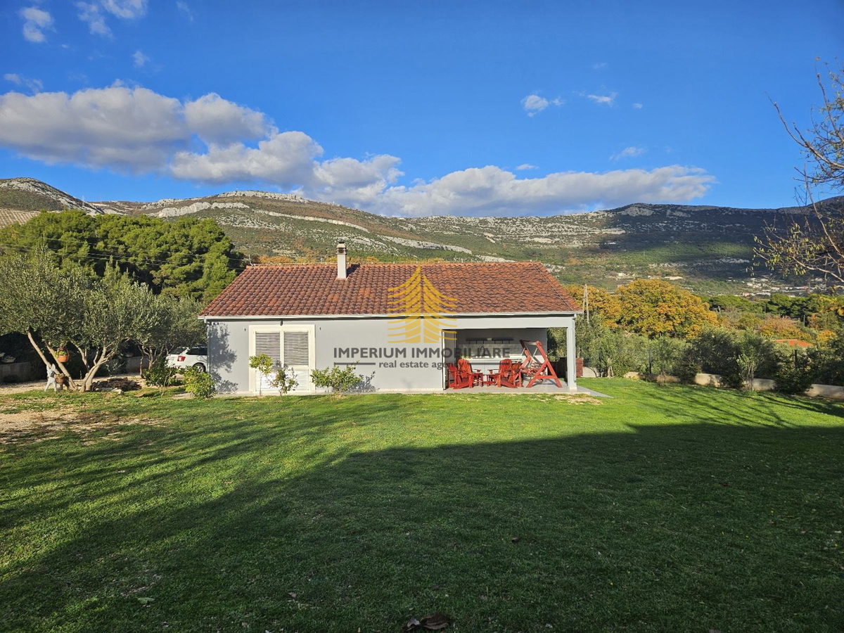 Hiša, Prodaja, Kaštel Novi, 146 m2, Samostojna