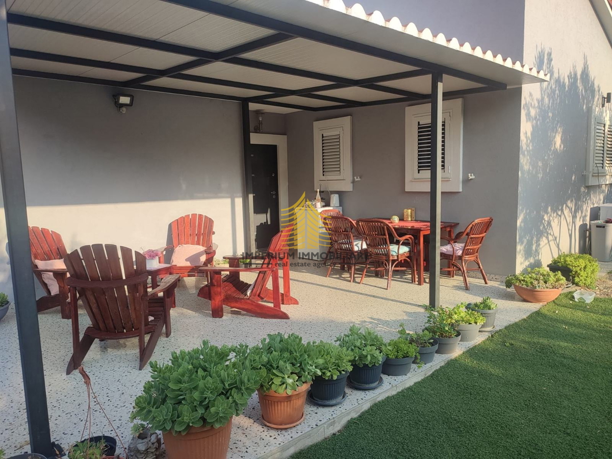 Hiša, Prodaja, Kaštel Novi, 146 m2, Samostojna