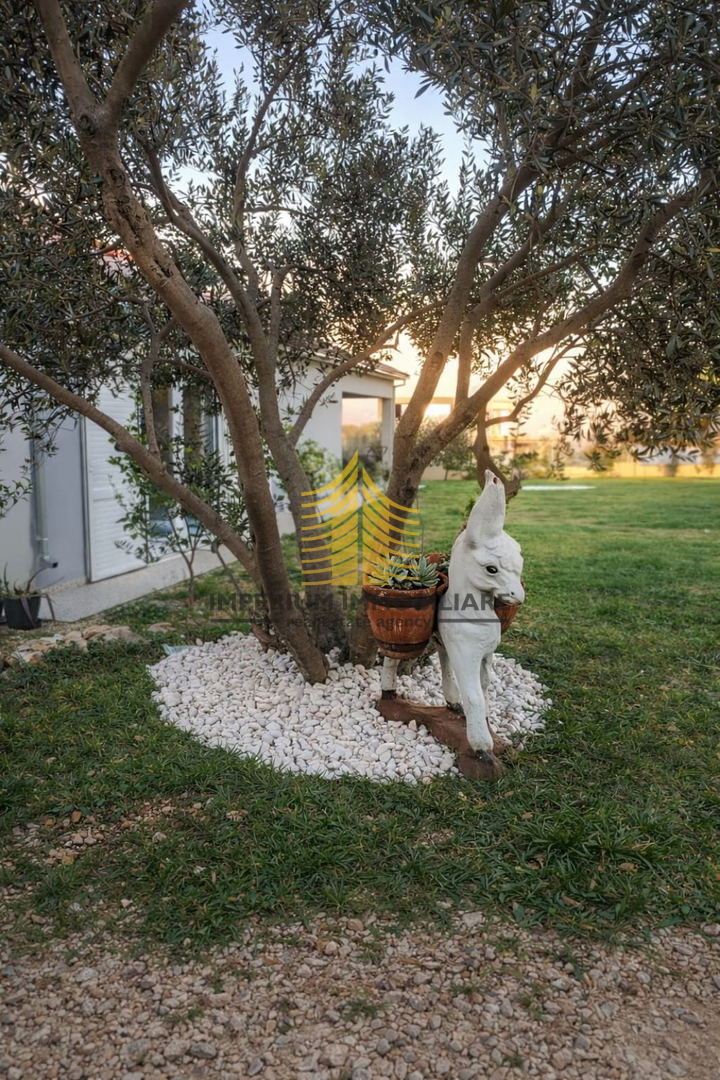 Hiša, Prodaja, Kaštel Novi, 146 m2, Samostojna