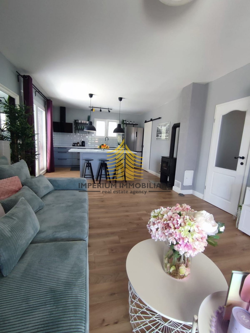 Hiša, Prodaja, Kaštel Novi, 146 m2, Samostojna