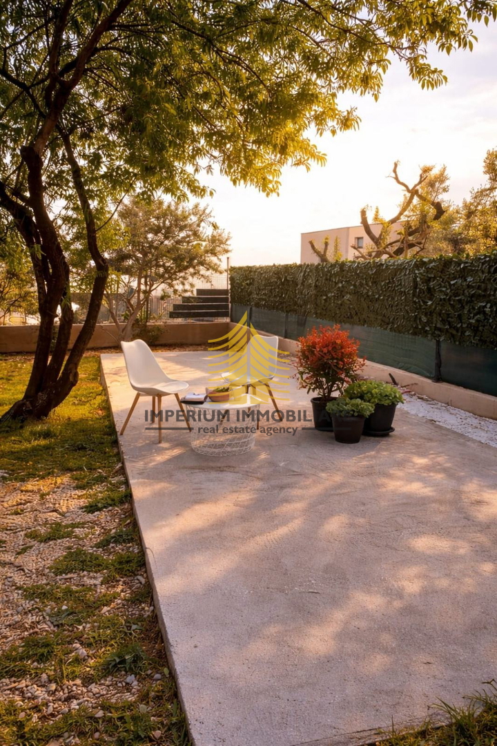 Hiša, Prodaja, Kaštel Novi, 146 m2, Samostojna