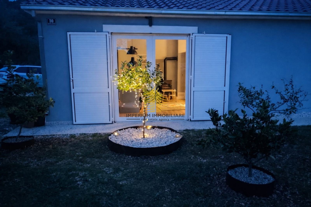 Hiša, Prodaja, Kaštel Novi, 146 m2, Samostojna