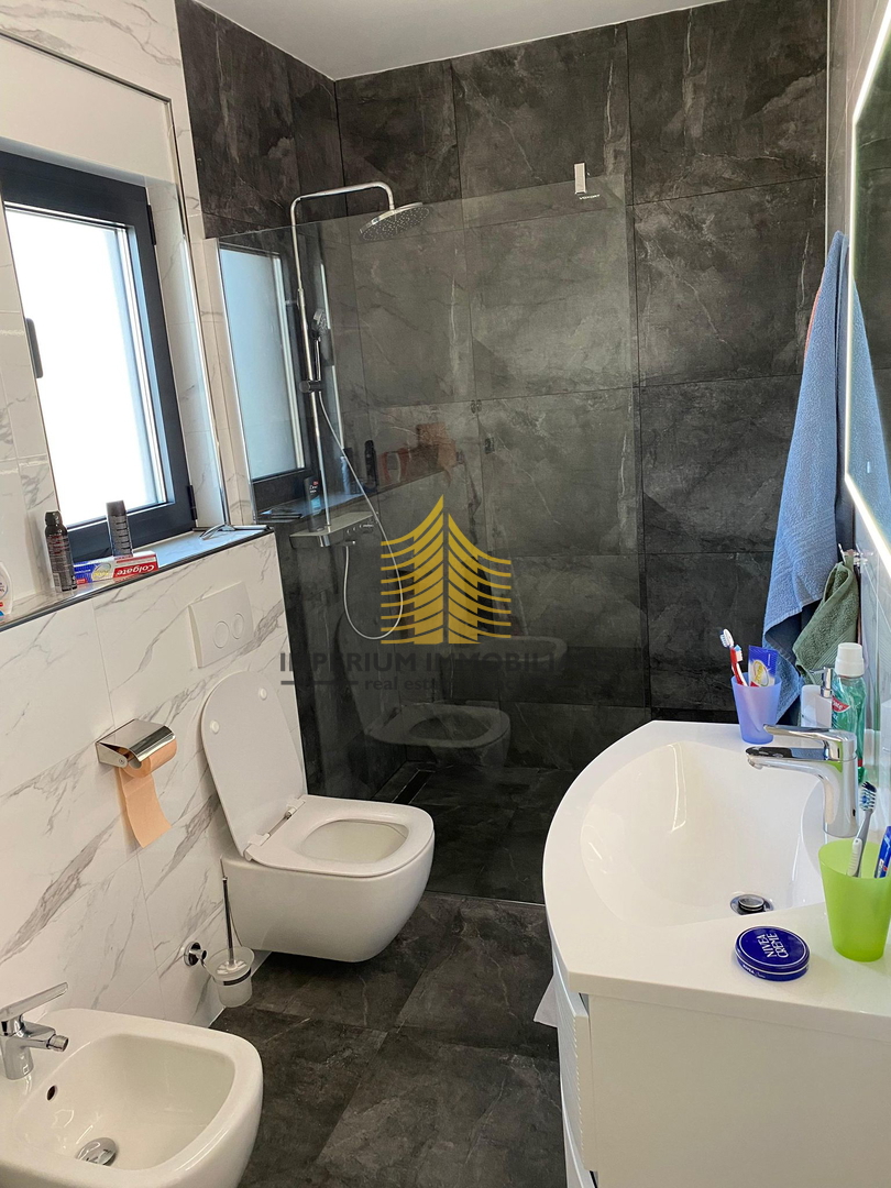 Hiša, Prodaja, 400 m2