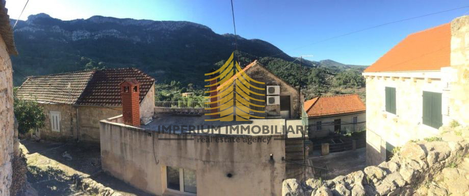 Hiša, prodaja, Jelsa, Vrisnik, 104 m2, v vrsti