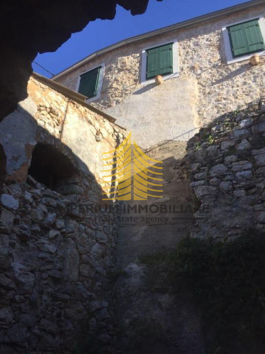 Hiša, prodaja, Jelsa, Vrisnik, 104 m2, v vrsti