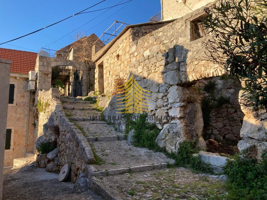 Hiša, prodaja, Jelsa, Vrisnik, 104 m2, v vrsti