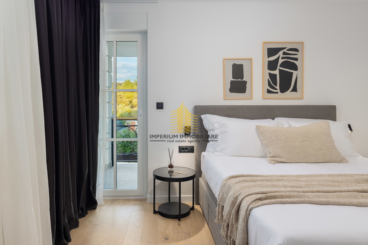 Hiša, prodaja, Rogoznica, Ražanj, 407,32 m2, vila