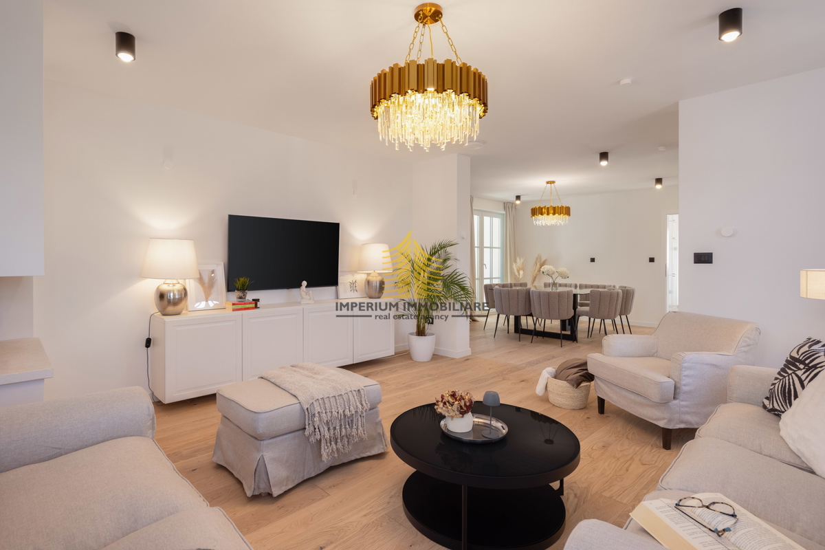 Hiša, prodaja, Rogoznica, Ražanj, 407,32 m2, vila