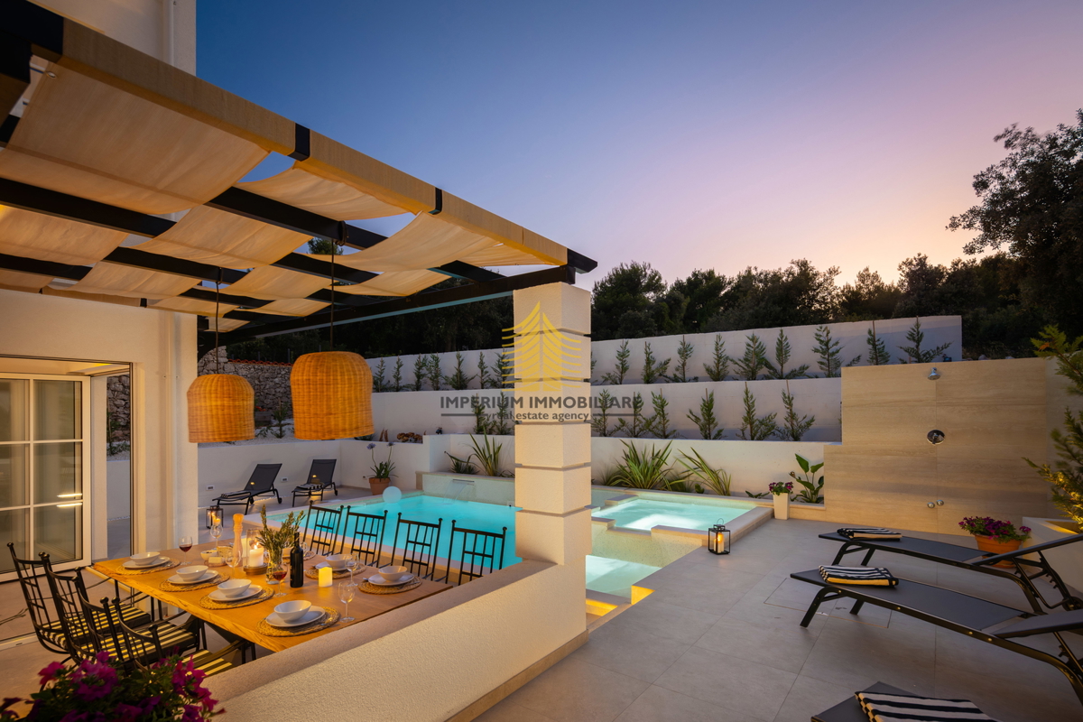 Hiša, prodaja, Rogoznica, Ražanj, 407,32 m2, vila