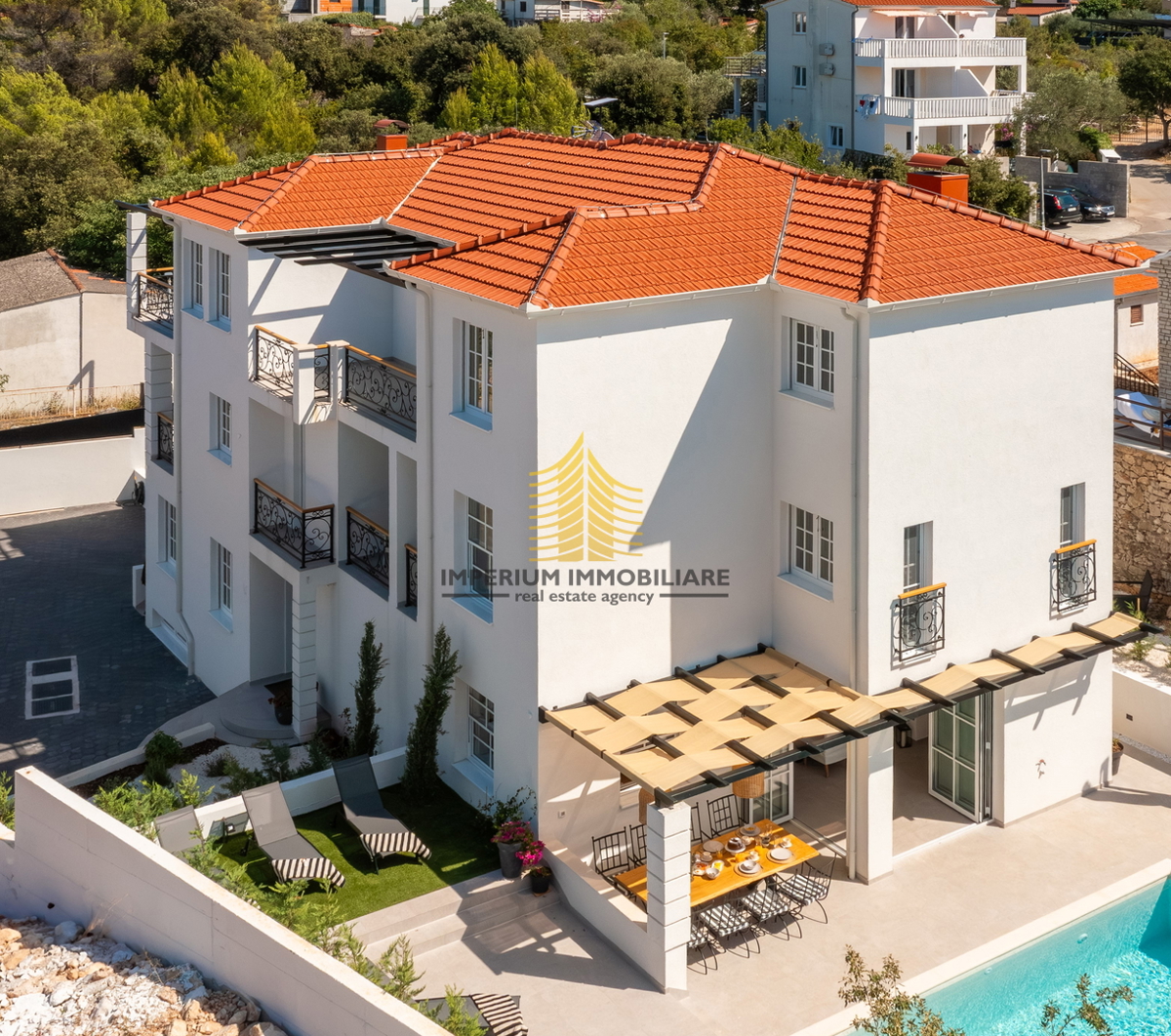 Hiša, prodaja, Rogoznica, Ražanj, 407,32 m2, vila