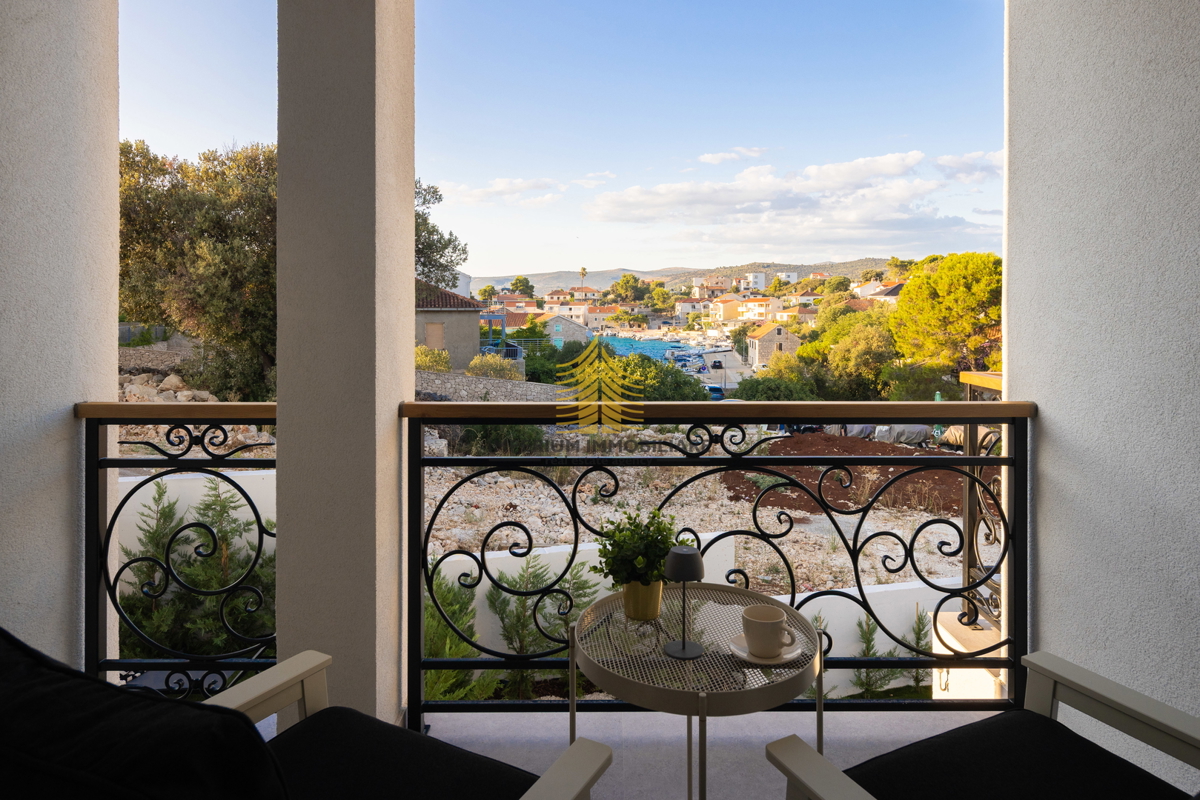 Hiša, prodaja, Rogoznica, Ražanj, 407,32 m2, vila