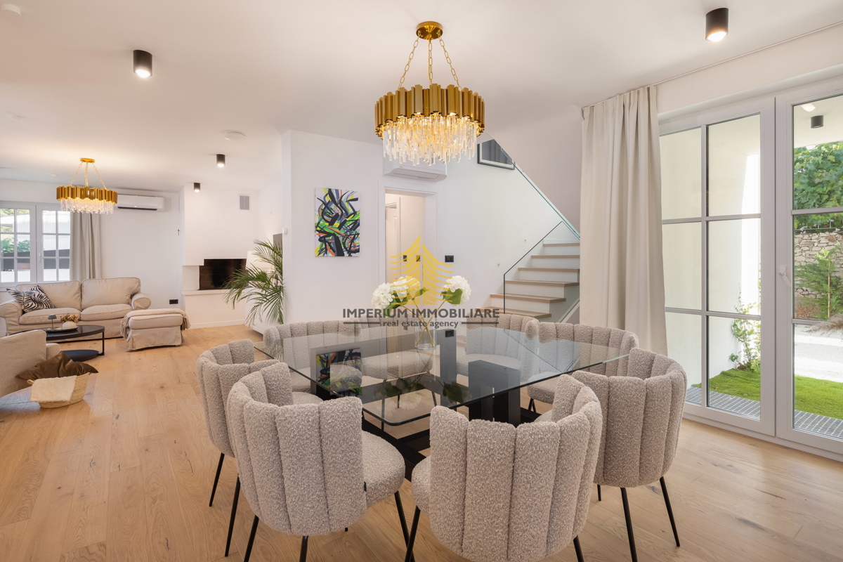 Hiša, prodaja, Rogoznica, Ražanj, 407,32 m2, vila