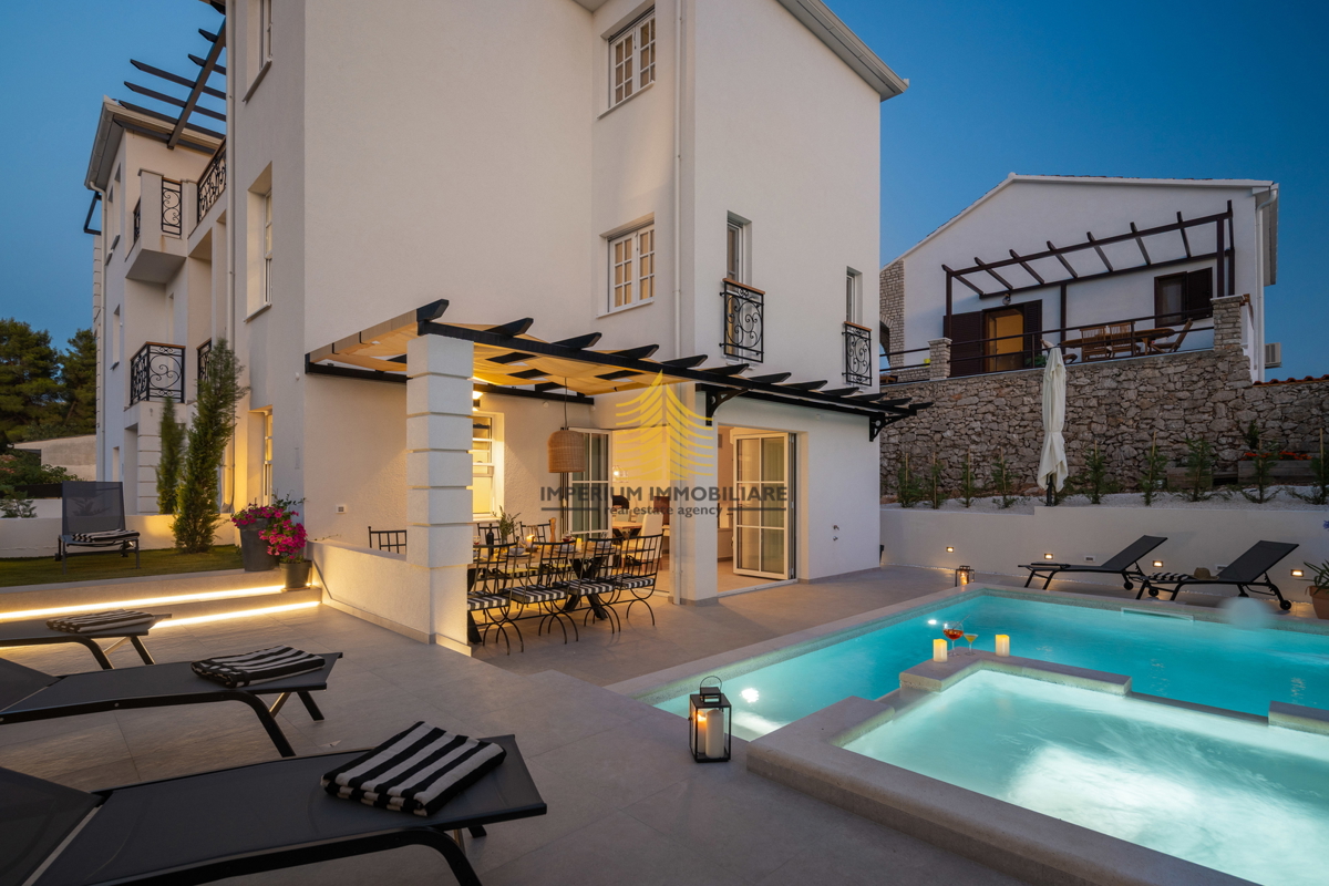 Hiša, prodaja, Rogoznica, Ražanj, 407,32 m2, vila