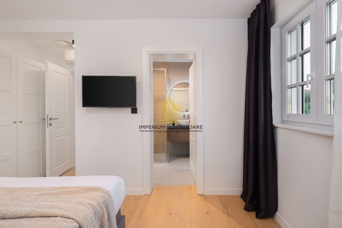 Hiša, prodaja, Rogoznica, Ražanj, 407,32 m2, vila