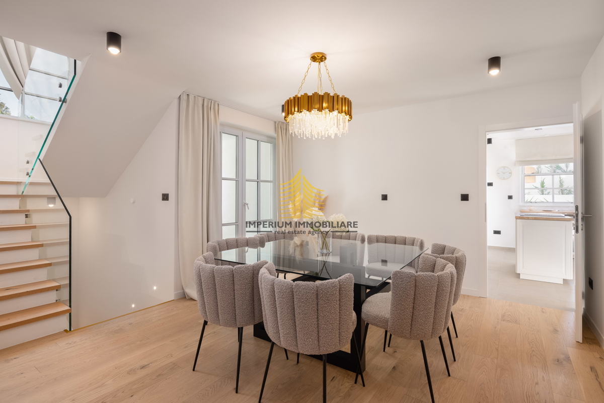 Hiša, prodaja, Rogoznica, Ražanj, 407,32 m2, vila