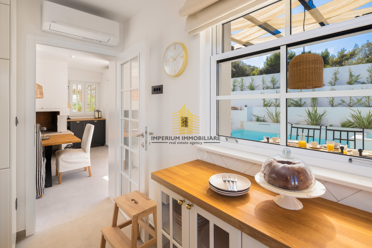 Hiša, prodaja, Rogoznica, Ražanj, 407,32 m2, vila