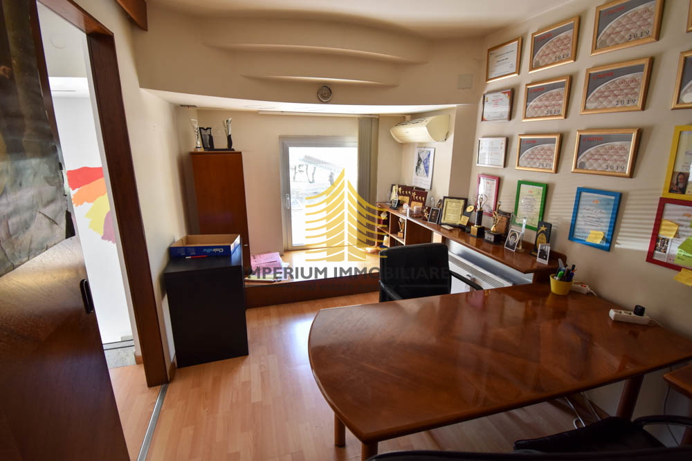 Poslovni prostor, prodaja, Trnje, Savica, 150 m2, prostor za storitve