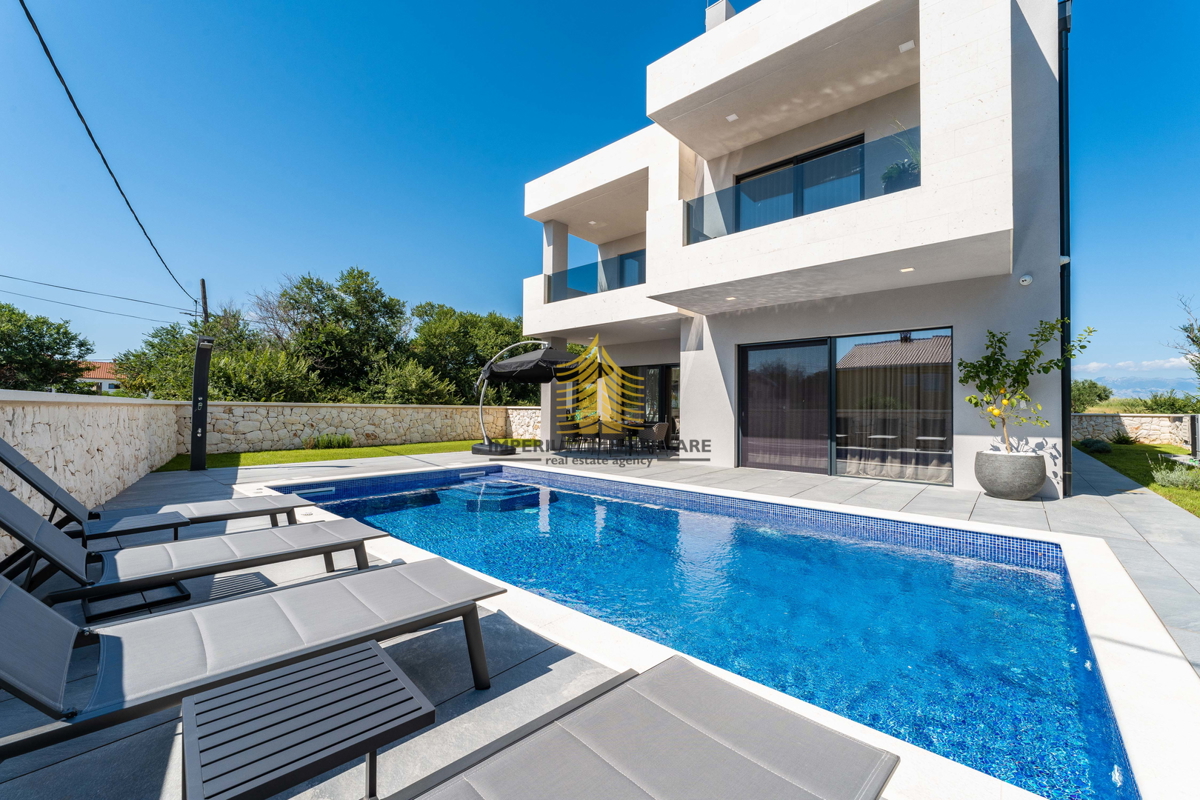 Hiša, prodaja, Privlaka, 450 m2, vila