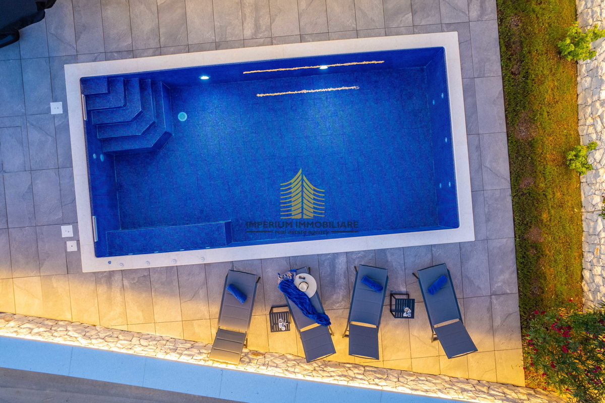 Hiša, prodaja, Privlaka, 450 m2, vila