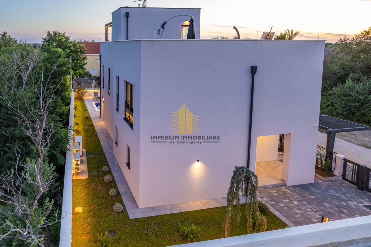 Hiša, prodaja, Privlaka, 450 m2, vila