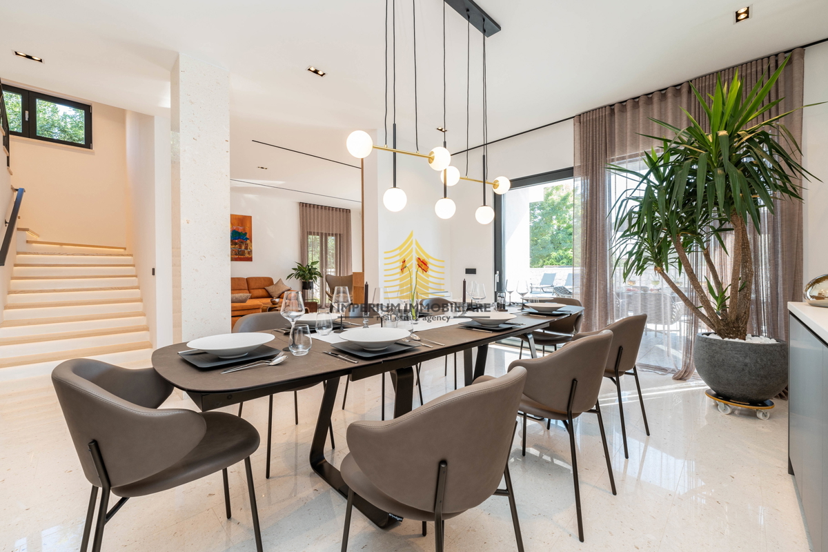 Hiša, prodaja, Privlaka, 450 m2, vila