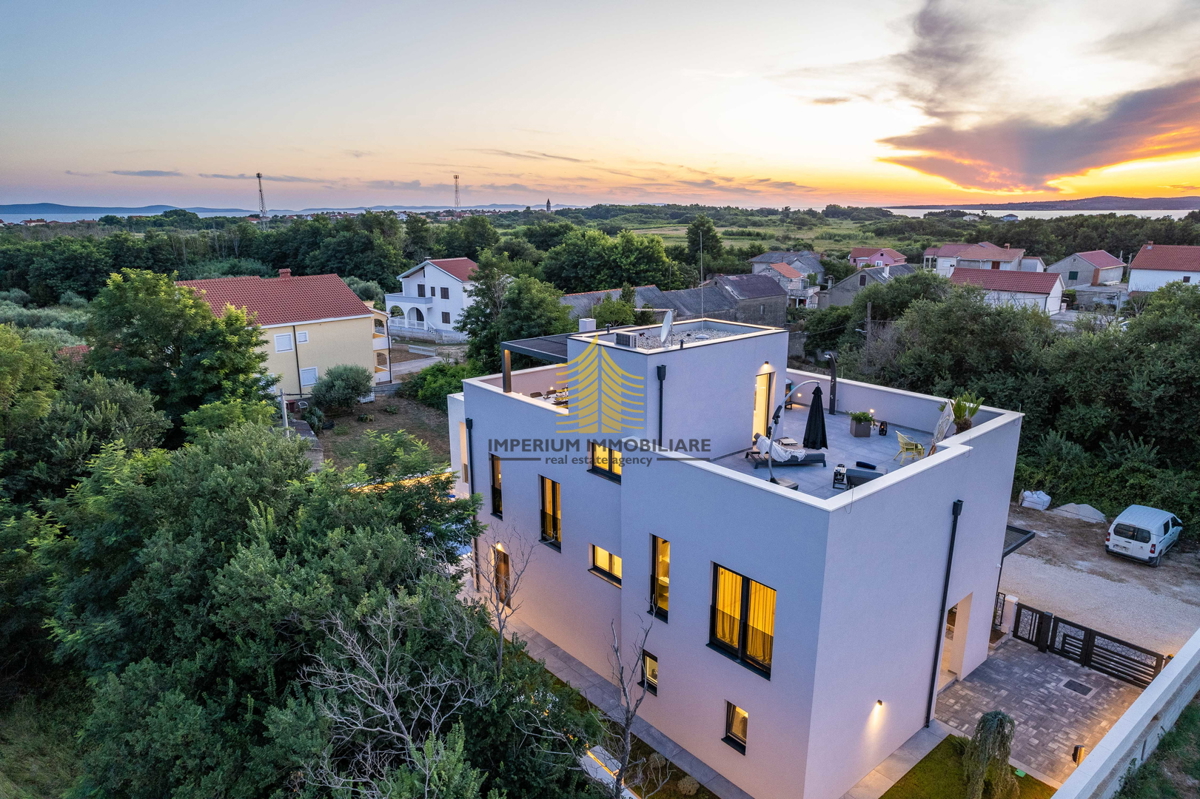 Hiša, prodaja, Privlaka, 450 m2, vila