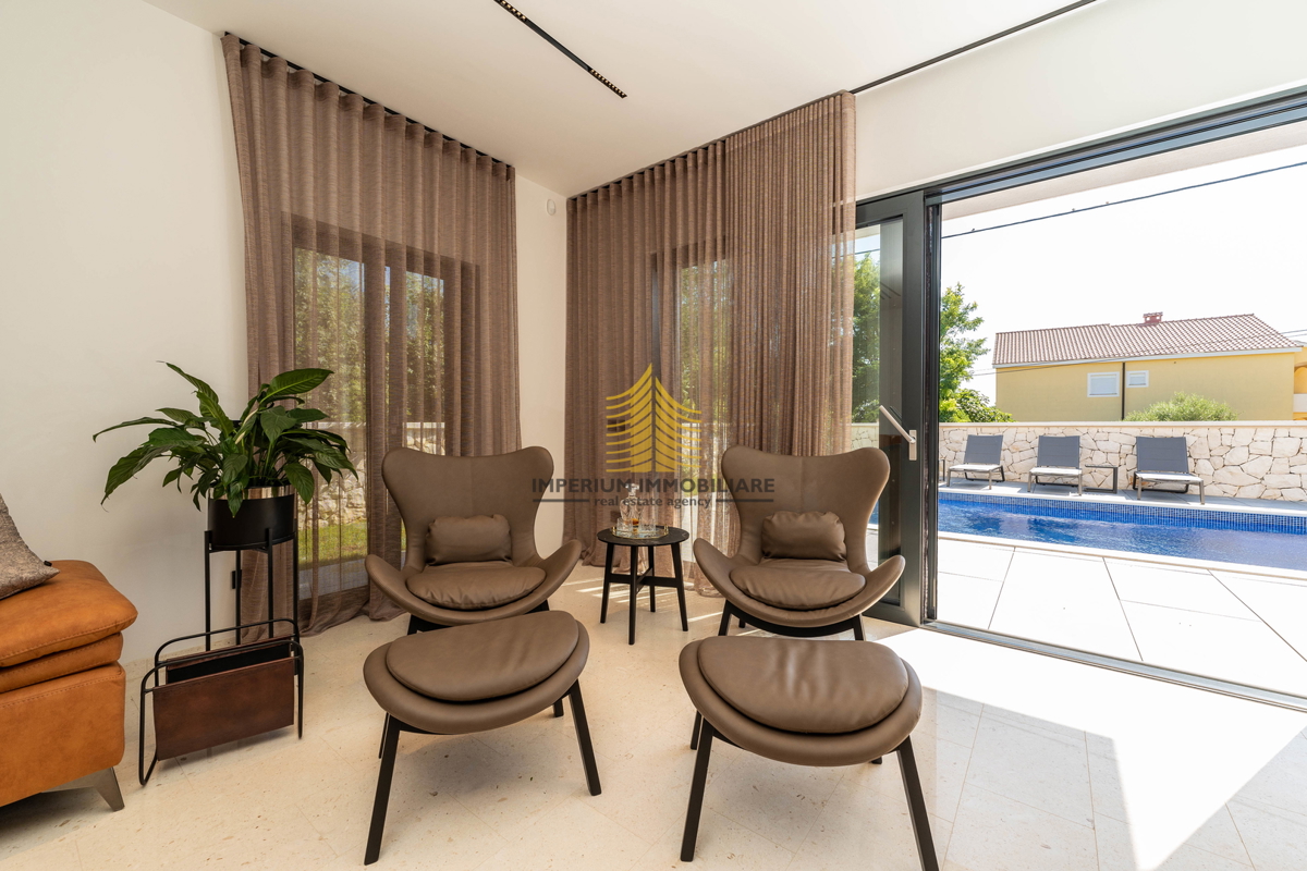 Hiša, prodaja, Privlaka, 450 m2, vila