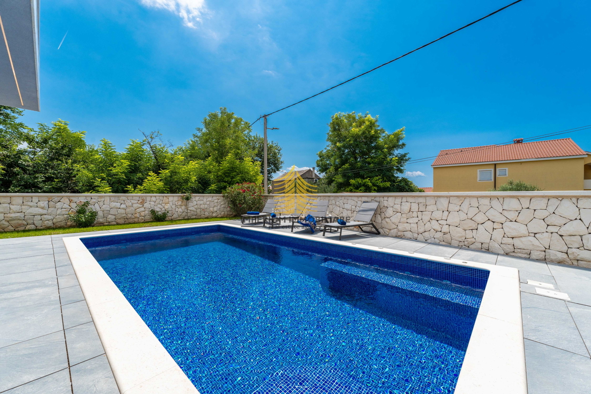 Hiša, prodaja, Privlaka, 450 m2, vila