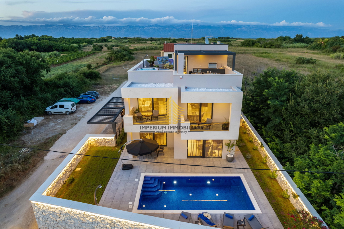 Hiša, prodaja, Privlaka, 450 m2, vila