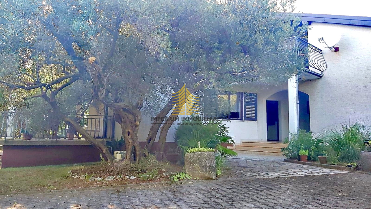 Hiša, prodaja, Poreč, Kukci, 330 m2, samostojna