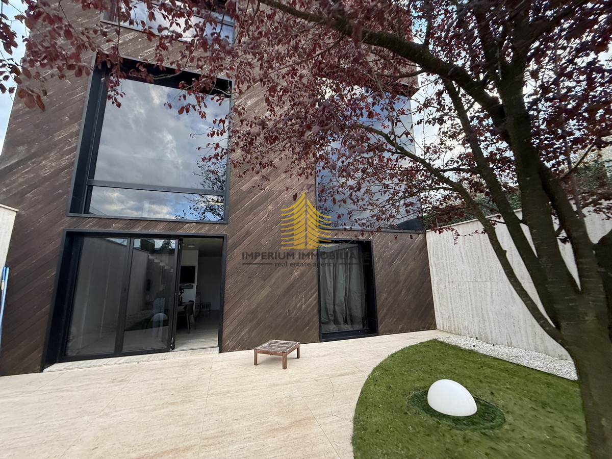 Hiša, Prodaja, Kloštar Ivanić, 275 m2, Samostojna