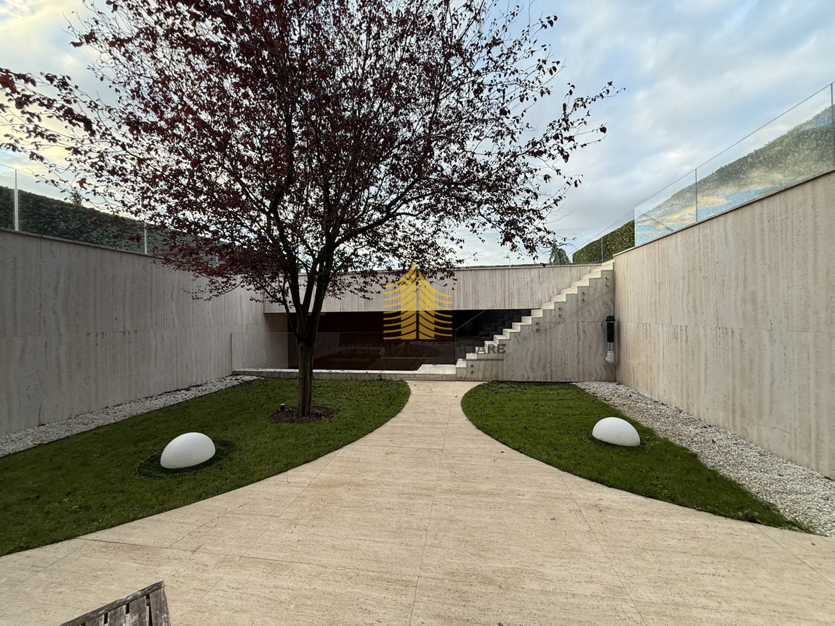 Hiša, Prodaja, Kloštar Ivanić, 275 m2, Samostojna