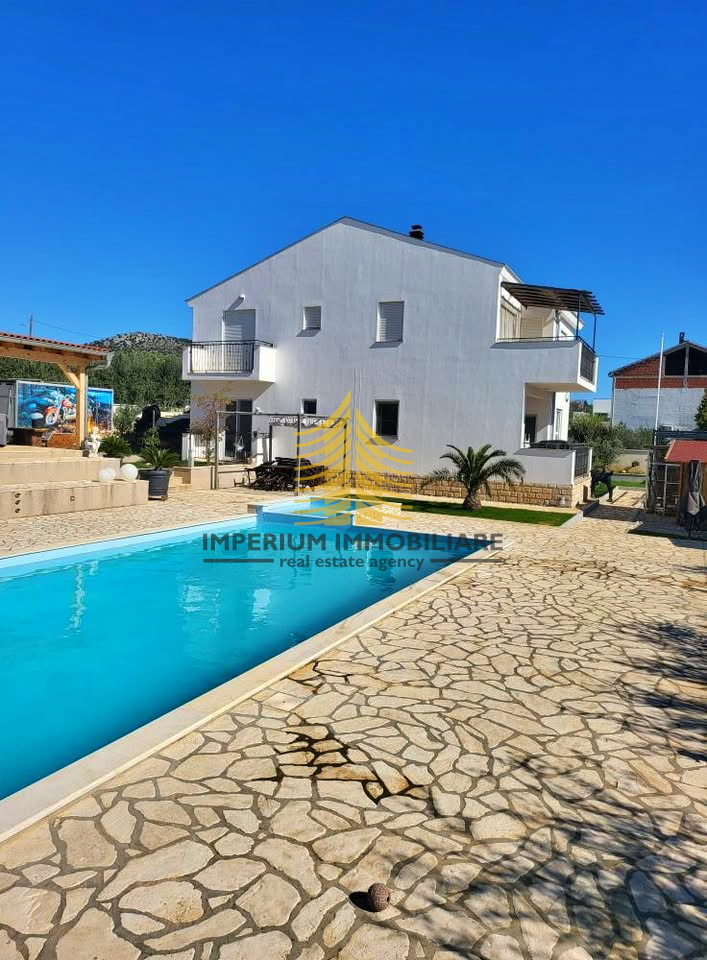 Hiša, prodaja, Donja Jagodnja, 180 m2, vila