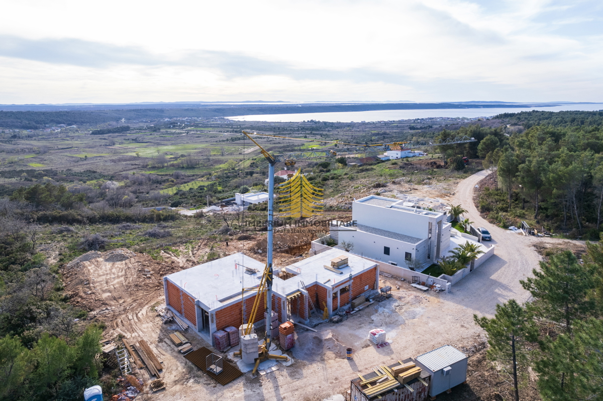 Hiša, prodaja, Ražanac, 180 m2, samostojna