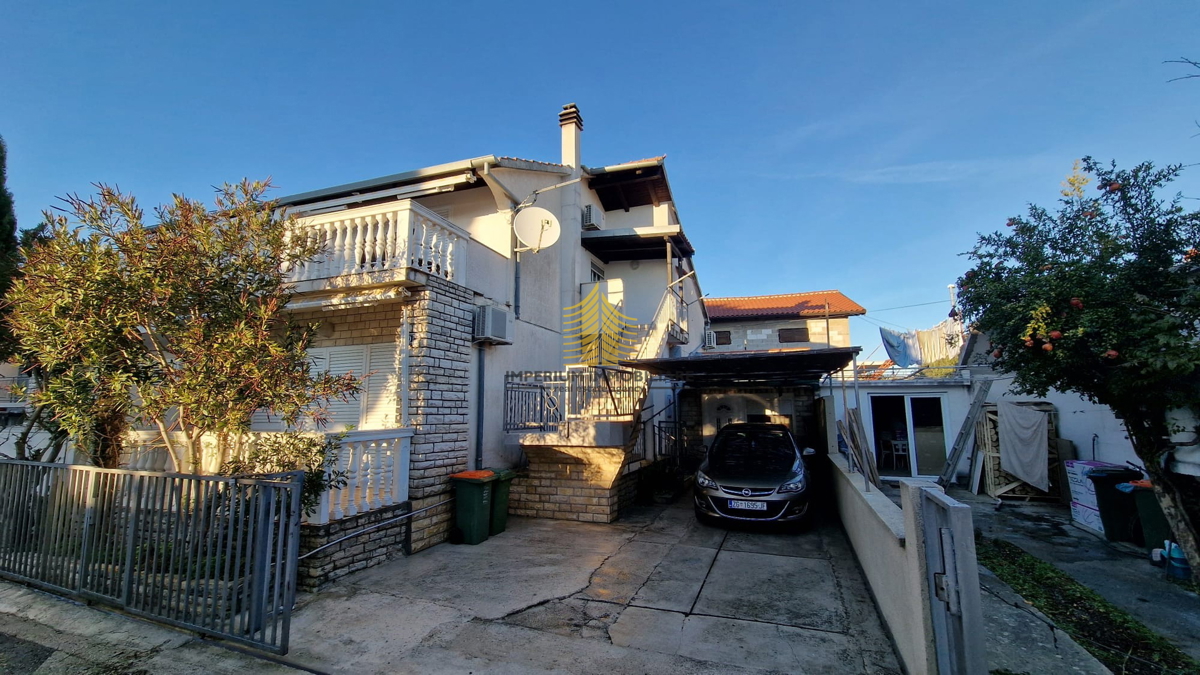 Hiša, Prodaja, Pirovac, 150 m2, Dvojna hiša